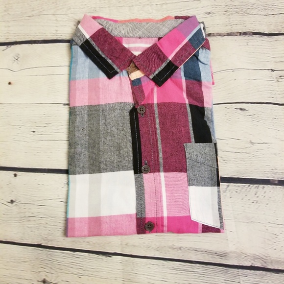 👚Boys short sleeve button down . Pink and blue - Picture 2 of 2